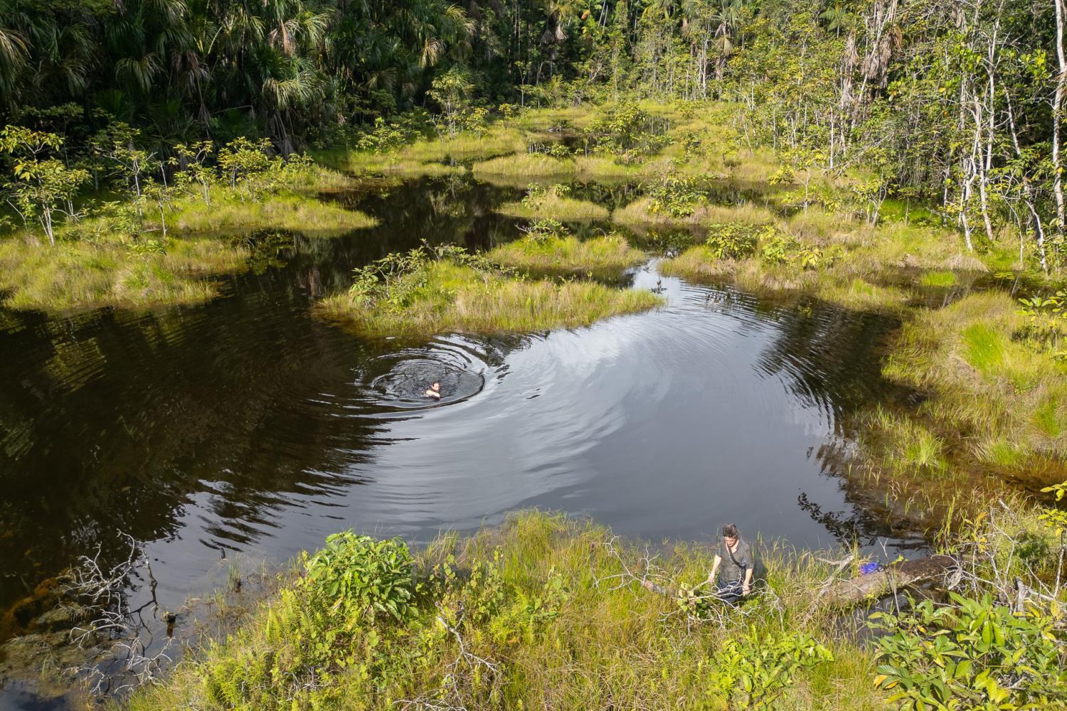 Lac près de la Mamilihpan © H. Lalague